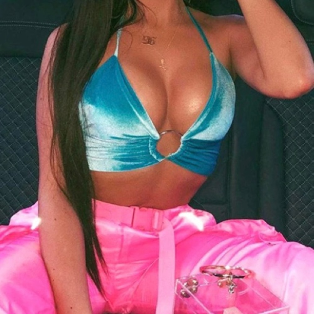Baby girl 🦋🦋🦋 crop top